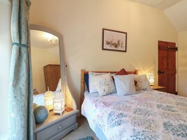 2 habitaciones, decoración personalizada y muebles diferentes 