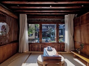 Superior Suite, Courtyard View | Individually decorated, individually furnished, blackout drapes - Tianxifu (Dali)