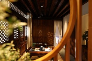 Superior Suite, Courtyard View