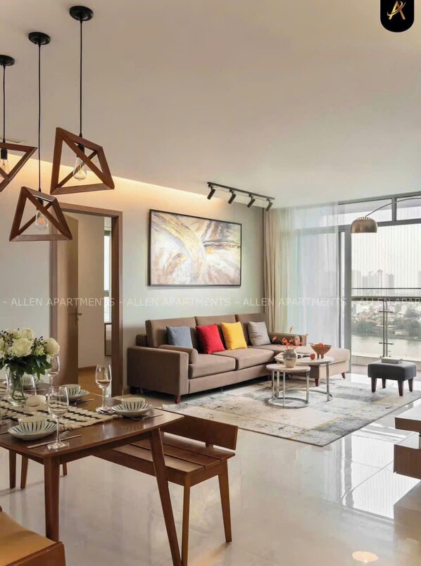 Deluxe appartement, uitzicht op de stad | 2 slaapkamers, een bureau, een laptopwerkplek, verduisterende gordijnen