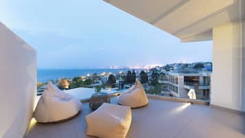 Design Double Room, Balcony, Sea View | Laptop workspace, blackout drapes, iron/ironing board, rollaway beds