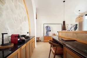 1 habitación, minibar, caja de seguridad en la habitación y escritorio 