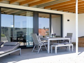 Outdoor dining - Holiday Apartment Wangen Comfortable Holiday Residence (Ohningen)