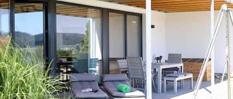 House | Outdoor dining