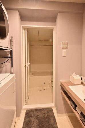 Basic Apartment, Balcony, City View | Bathroom - Gluck Hotel (Osaka)