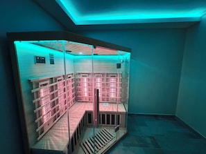 Couples treatment rooms, sauna, body treatments, hydrotherapy - H & H Boutique and Spa (Roodepoort)