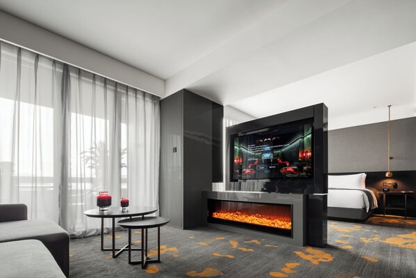 Executive Suite Room | In-room safe, blackout drapes, iron/ironing board, free WiFi - Wanda Yi Hotel Xi'an The Linow (Xi'an)