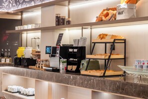 Frukostbuffé varje dag mot avgift