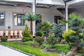 Garden - GOLD STAR PALACE HOTEL (Samarkand)