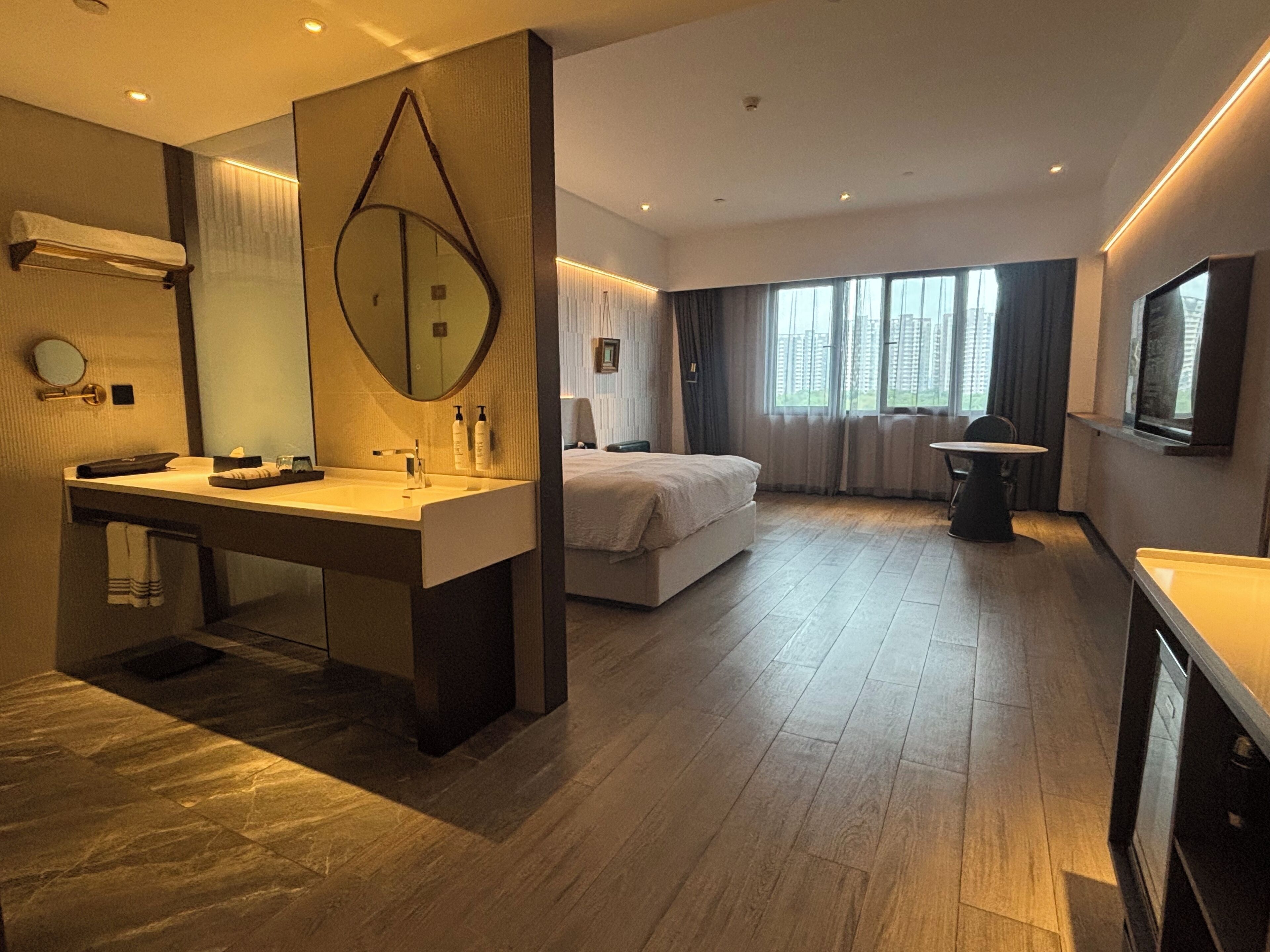 Dusj, toalettartikler (inkludert), hårføner og badekåper