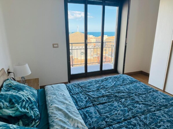 3 bedrooms, iron/ironing board, internet, wheelchair access