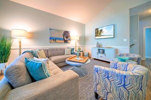 Smart TV - Sleeps 23, 2 Beachside Homes | Resort Pool, Walk to the Beach, Balcony + Yard (Port Aransas)