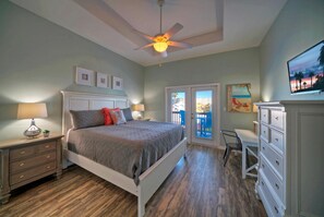 9 bedrooms, iron/ironing board, free WiFi, bed sheets - Sleeps 23, 2 Beachside Homes | Resort Pool, Walk to the Beach, Balcony + Yard (Port Aransas)
