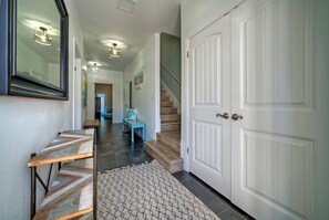 Interior - Sleeps 23, 2 Beachside Homes | Resort Pool, Walk to the Beach, Balcony + Yard (Port Aransas)
