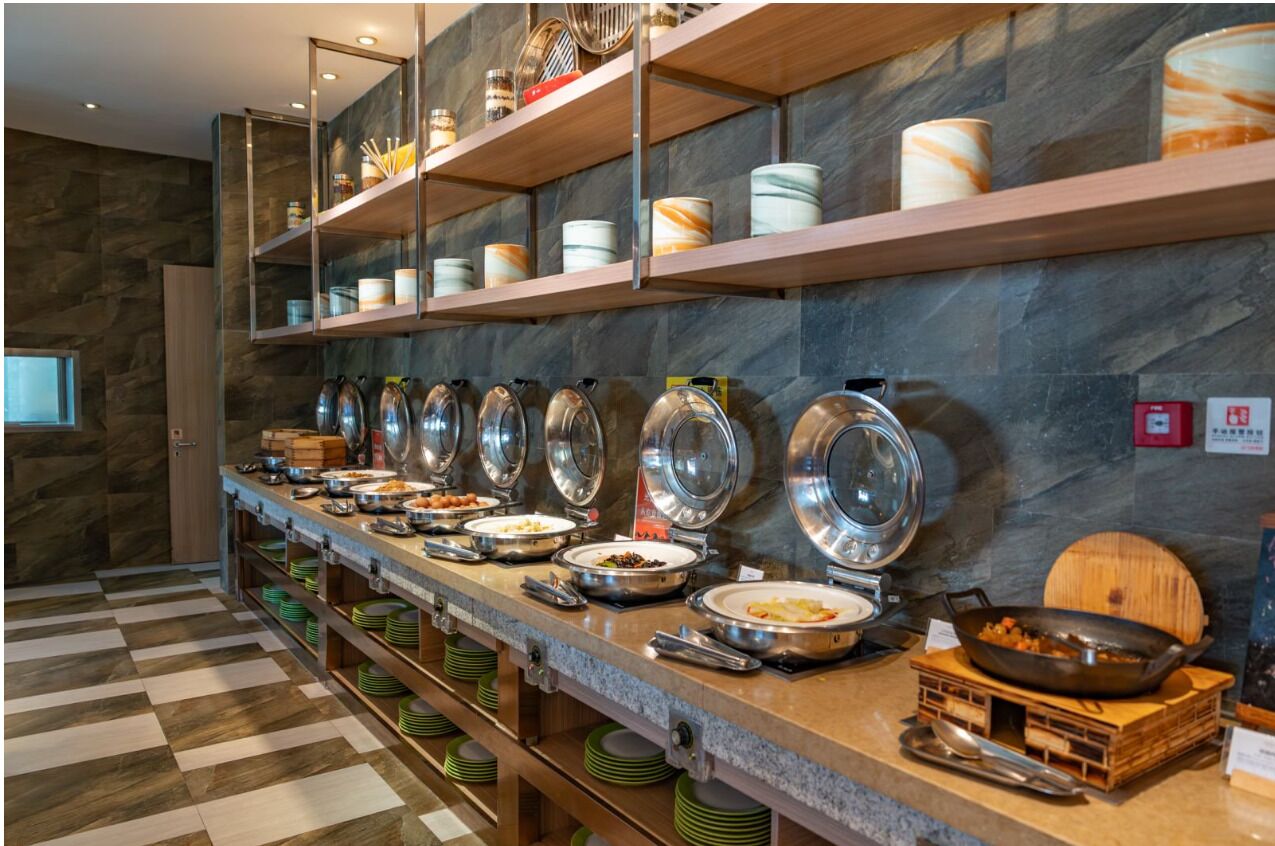 Free daily buffet breakfast