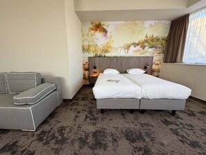 1 chambre, fer et planche à repasser, Wi-Fi gratuit, draps fournis