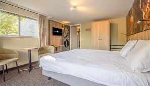 1 chambre, fer et planche Ă repasser, Wi-Fi gratuit, draps fournis