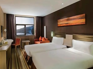 In-room safe, blackout curtains, iron/ironing board, free WiFi - Wanda Momoland Changbaishan (Baishan)