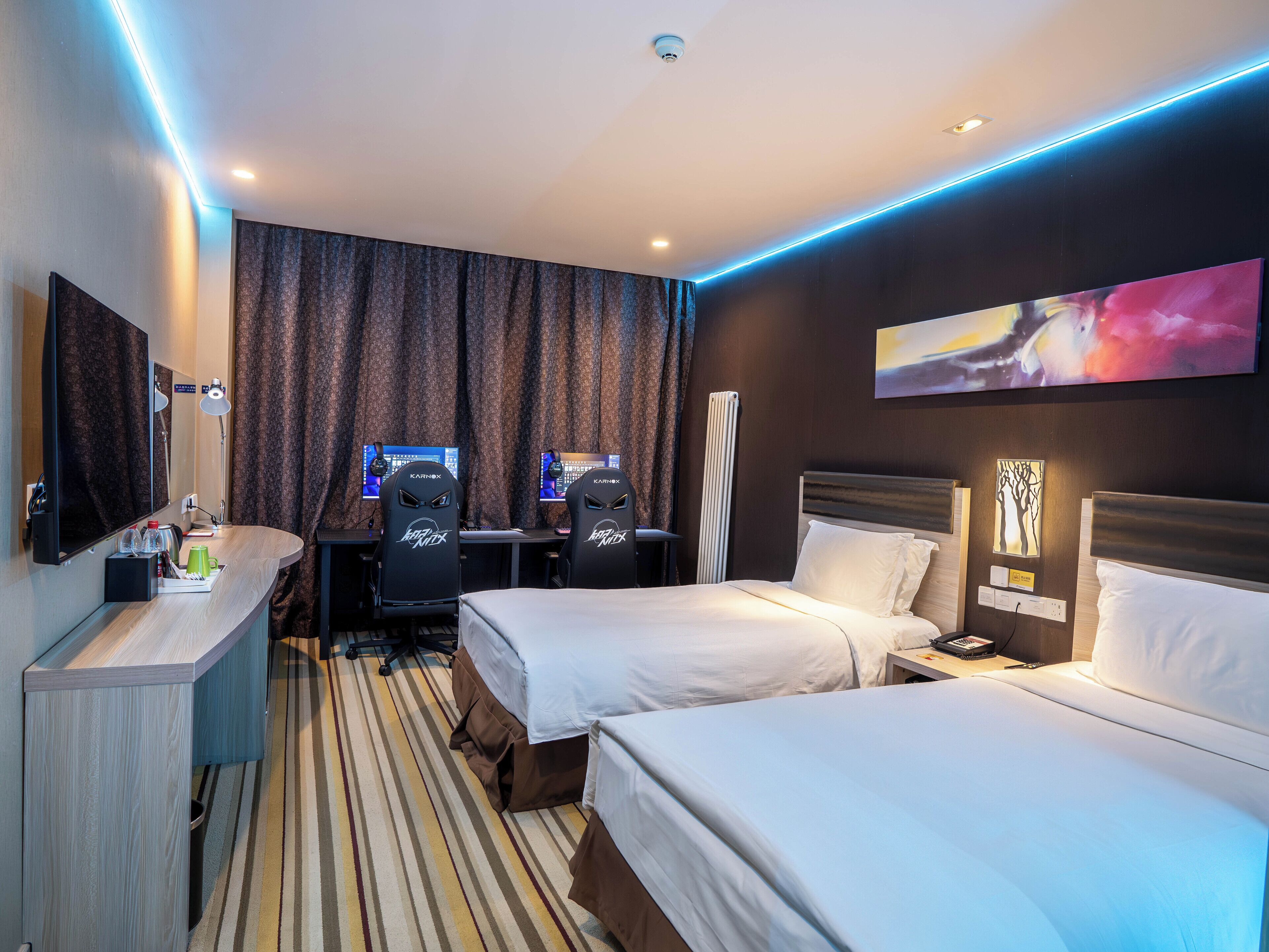Signature Twin Room