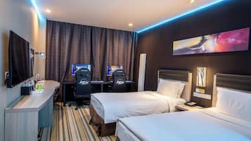 Signature Twin Room | In-room safe, blackout drapes, iron/ironing board, free WiFi