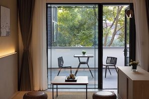 Panoramic Single Room | Egyptian cotton sheets, premium bedding, down comforters, minibar