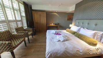 1 quarto, Wi-Fi de cortesia, roupa de cama