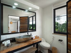 Loft, 2 Bedrooms | Bathroom | Shower, hair dryer, towels, soap - Ama Wela Living (Labuan Bajo)