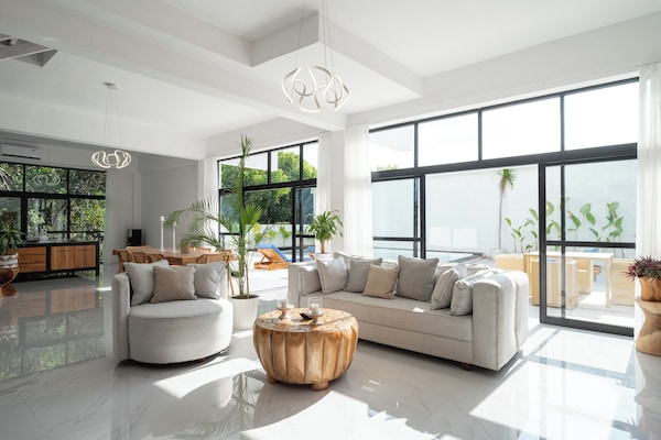 Luxury Villa, 3 Bedrooms | Living area | 32-inch Smart TV with digital channels