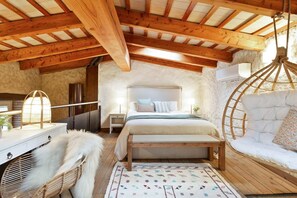 1 chambre, fer et planche à repasser, accès Internet
