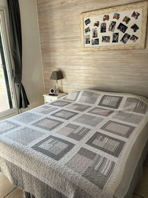 4 bedrooms, iron/ironing board, travel crib, WiFi