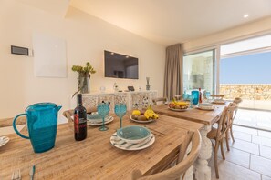 Villa, camere multiple, fumatori, piscina privata | Sala da pranzo
