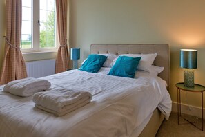 7 bedrooms, iron/ironing board, free WiFi