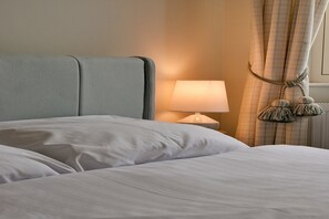 7 bedrooms, iron/ironing board, free WiFi