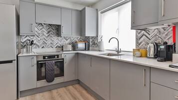 Fridge, microwave, oven, stovetop