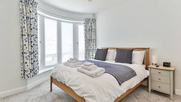 2 bedrooms, iron/ironing board, free WiFi