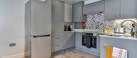 Fridge, microwave, oven, stovetop