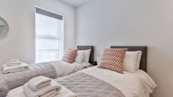 2 bedrooms, iron/ironing board, free WiFi