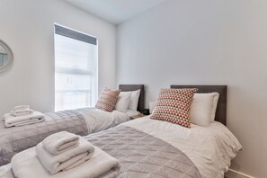 2 chambres, fer et planche à repasser, accès Internet