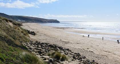 Traditional holiday cottage in Goldsithney, No Deposit
