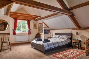 3 bedrooms, iron/ironing board, free WiFi