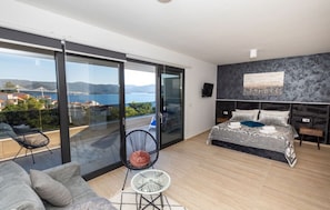 4 chambres, fer et planche à repasser, Wi-Fi gratuit, draps fournis