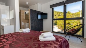 4 chambres, fer et planche à repasser, Wi-Fi gratuit, draps fournis