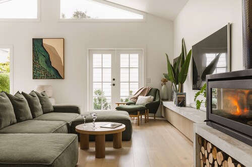 NESTE on 5th - Luxury in the heart of Rosebud.