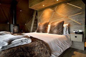 1 bedroom, iron/ironing board, internet