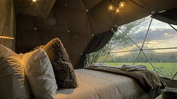 1 bedroom, iron/ironing board, free WiFi