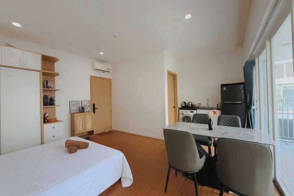 Iron/ironing board, free WiFi