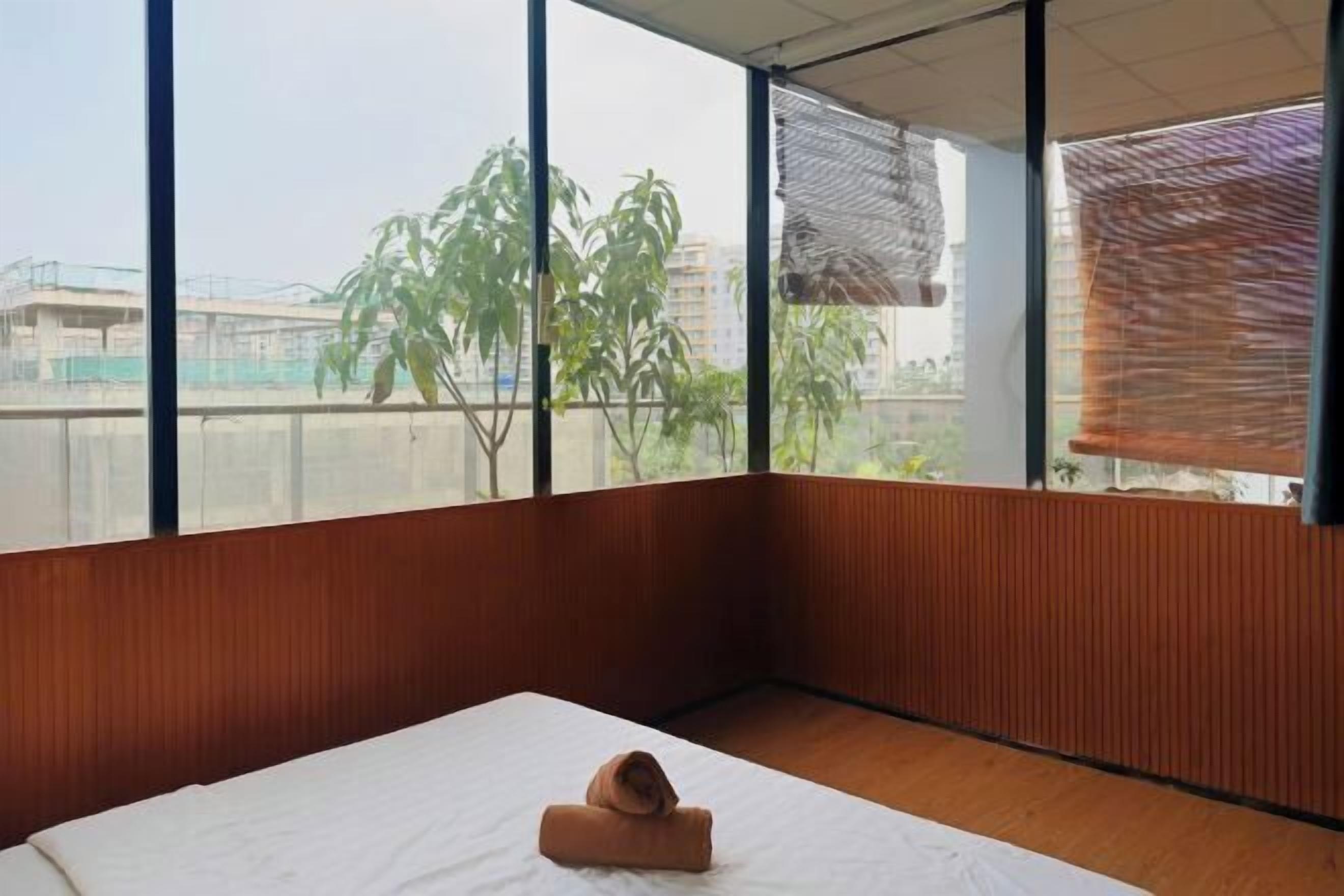 Iron/ironing board, free WiFi