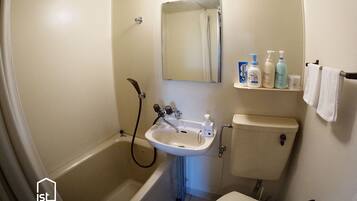 ヘアドライヤー、タオル、石鹸、シャンプー