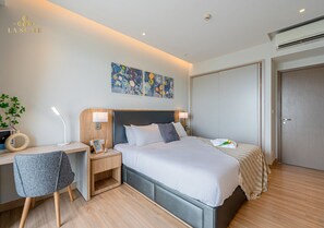 패밀리 아파트, 시내 전망 | 3 개의 침실, 책상, 노트북 작업 공간, 다리미/다리미판