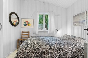2 chambres, fer et planche à repasser